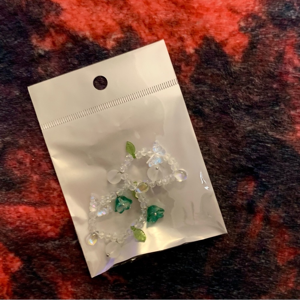 💜 Green and Crystal Beaded Bracelet  - NWT